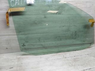 steklo-dveri-perednee-pravoe-volkswagen-touran-art-70962