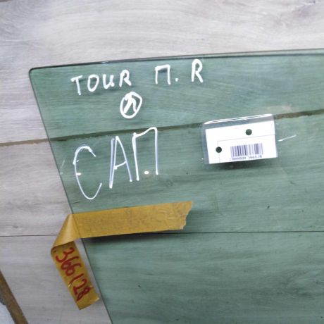 steklo-dveri-perednee-pravoe-volkswagen-touran-art-70962-big-1