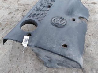 kryska-dvigatelia-dekorativnaia-volkswagen-passat-b5-16-ahl-art-28412