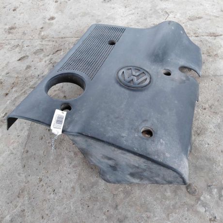 kryska-dvigatelia-dekorativnaia-volkswagen-passat-b5-16-ahl-art-28412-big-0