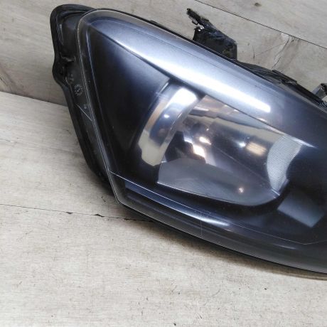 fara-pravaia-volkswagen-polo-v-sedan-art-71252-big-1