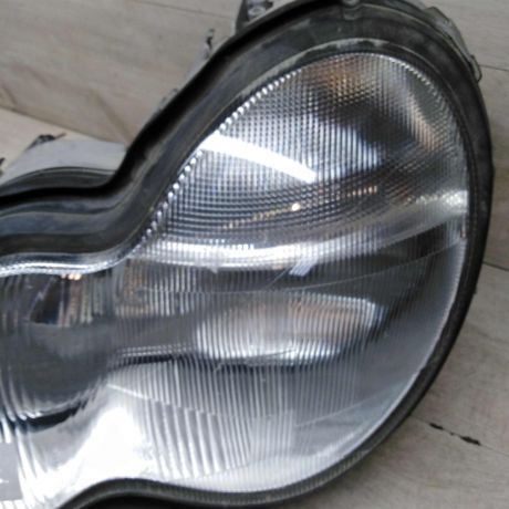 fara-levaia-mercedes-w203-ksenon-sedan-art-71259-big-1