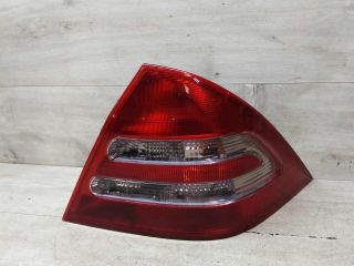 fonar-zadnii-pravyi-mercedes-w203-sedan-art-71260