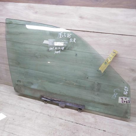 steklo-dveri-peredniaia-pravaia-volkswagen-passat-b3-volkswagen-passat-b4-art-71402-big-0