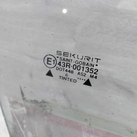 steklo-dveri-peredniaia-pravaia-volkswagen-passat-b3-volkswagen-passat-b4-art-71402-big-2