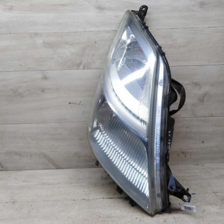 fara-pravaia-toyota-prius-2006-goda-vypuska-bu-art-71590-big-1