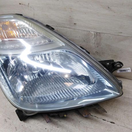 fara-pravaia-toyota-prius-2006-goda-vypuska-bu-art-71590-big-4