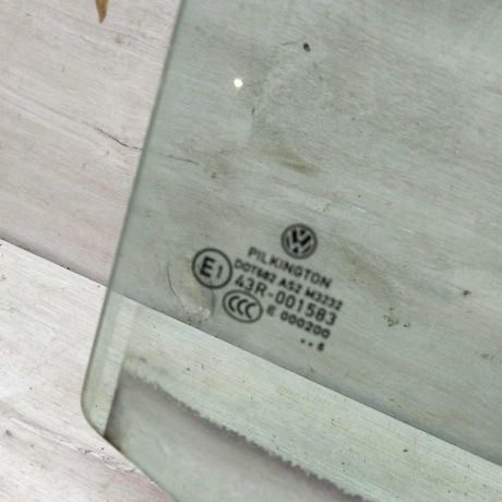 steklo-dveri-zadnee-pravoe-volkswagen-touran-art-71621-big-3