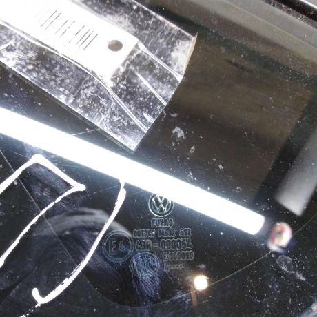 steklo-gluxoe-zadnee-levoe-fortocka-volkswagen-polo-v-sedan-art-71624-big-2