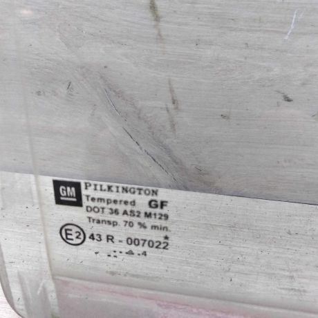 steklo-gluxoe-zadnee-pravoe-fortocka-opel-zafira-a-art-71739-big-1