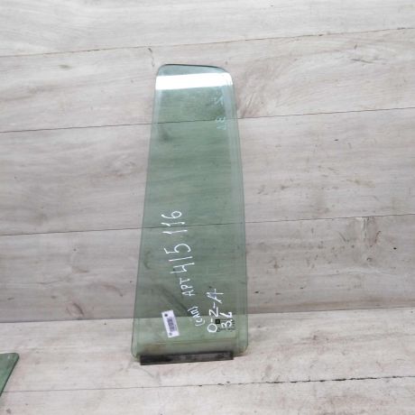 steklo-gluxoe-zadnee-levoe-opel-zafira-a-fortocka-art-72056-big-0