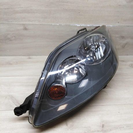 fara-levaia-volkswagen-golf-plus-art-72995-big-1