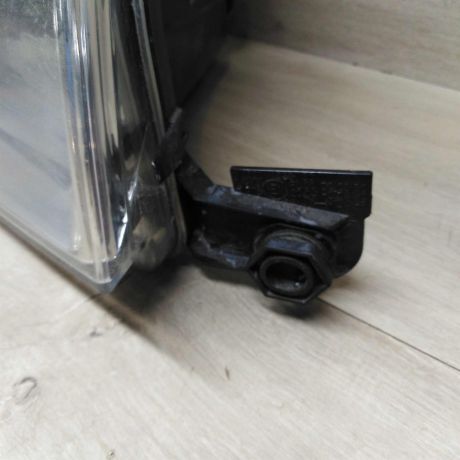 fara-peredniaia-pravaia-skoda-fabia-i-art-73464-big-3