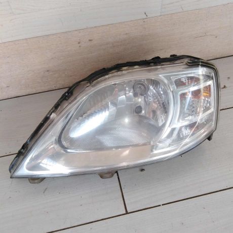 fara-peredniaia-levaia-defekt-lada-largus-art-73640-big-0