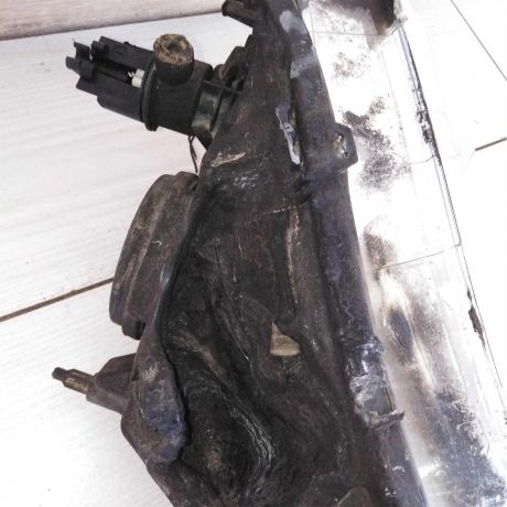 fara-peredniaia-levaia-defekt-lada-largus-art-73640-big-5