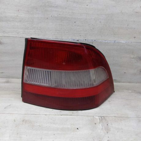 fonar-zadnii-pravyi-sedan-opel-vectra-a-art-73713-big-0