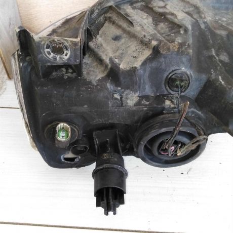 fara-pravaia-defekt-lada-largus-art-73862-big-8