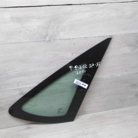 steklo-gluxoe-zadnee-pravoe-fortocka-xetcbek-ford-focus-2-rest-art-74142-big-0