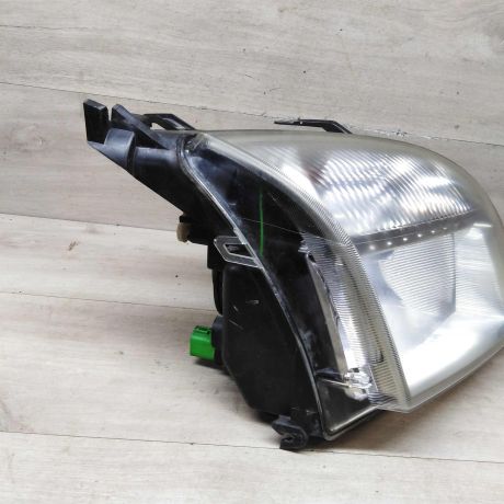 fara-peredniaia-pravaia-ford-fusion-i-art-74575-big-1