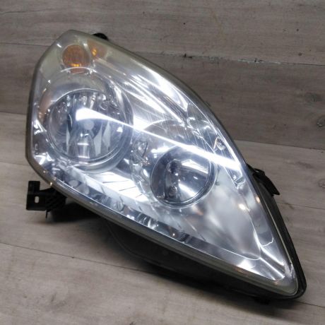 fara-peredniaia-pravaia-opel-zafira-b-art-74582-big-0