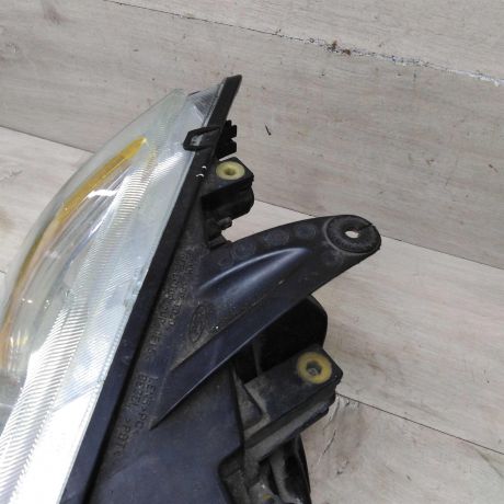 fara-peredniaia-pravaia-ford-focus-2-dorestailing-art-74871-big-2