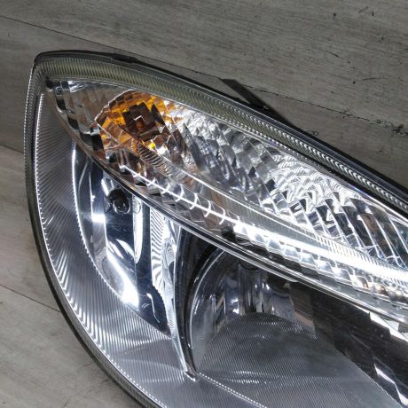 fara-peredniaia-pravaia-skoda-fabia-ii-art-75145-big-2