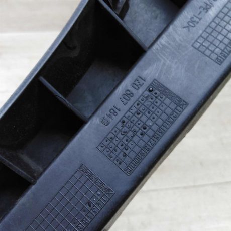 nakladka-pod-faru-levaia-skoda-octavia-a5-restailing-art-75227-big-1