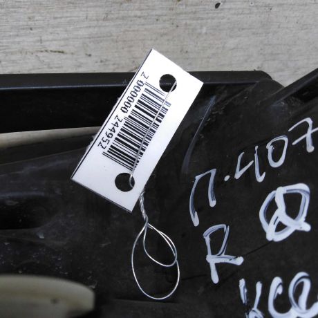 fara-peredniaia-pravaia-peugeot-407-ksenon-art-75255-big-6