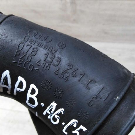 patrubok-vozduxovoda-levyi-audi-a6-c5-27i-biturbo-apb-art-29372-big-1