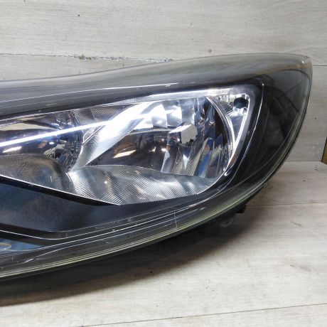 fara-peredniaia-levaia-ford-focus-3-art-76538-big-1