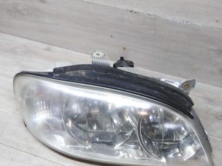 fara-peredniaia-pravaia-kia-spectra-ii-treshhina-korpusa-art-76625