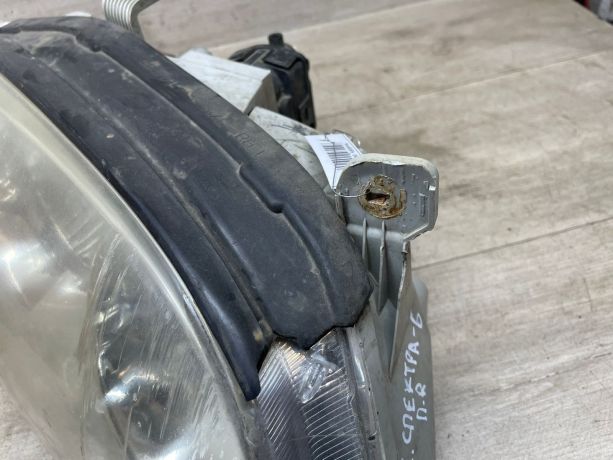 fara-peredniaia-pravaia-kia-spectra-ii-treshhina-korpusa-art-76625-big-6