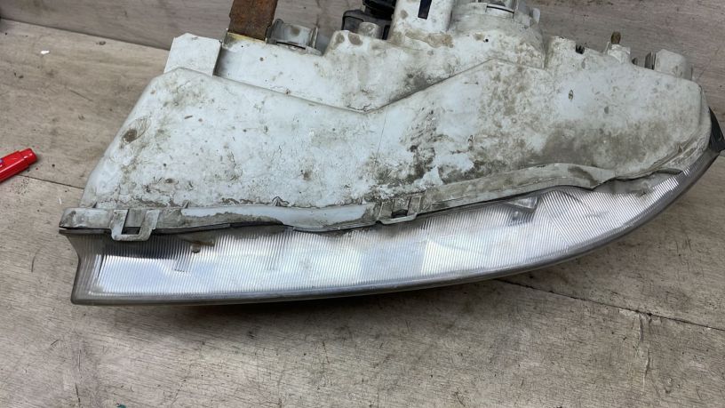 fara-peredniaia-pravaia-kia-spectra-ii-treshhina-korpusa-art-76625-big-9