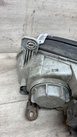 fara-peredniaia-pravaia-kia-spectra-ii-treshhina-korpusa-art-76625-big-1