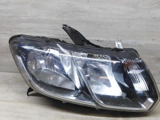 fara-peredniaia-pravaia-renault-sandero-stepway-ii-defekt-renault-sandero-ii-art-76996