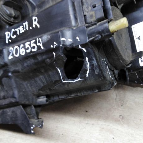 fara-peredniaia-pravaia-renault-sandero-stepway-ii-defekt-renault-sandero-ii-art-76996-big-4