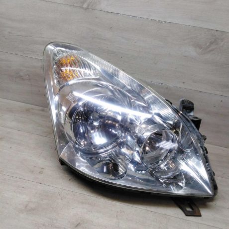 fara-peredniaia-pravaia-toyota-corolla-i-verso-art-77182-big-9