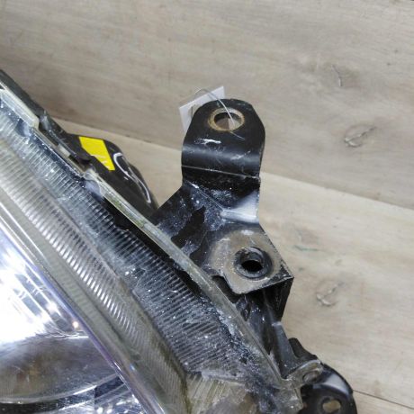 fara-peredniaia-pravaia-toyota-corolla-i-verso-art-77182-big-6