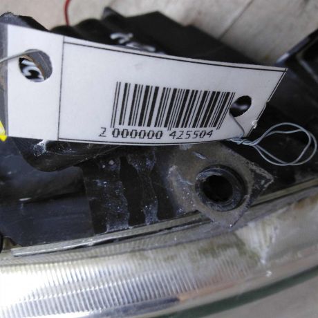 fara-peredniaia-pravaia-toyota-corolla-i-verso-art-77182-big-3