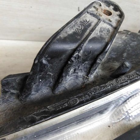 fara-peredniaia-levaia-mitsubishi-lancer-9-defekt-art-77193-big-4