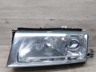 fara-peredniaia-levaia-skoda-octavia-tour-restailing-art-77437