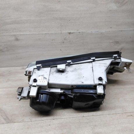 fara-peredniaia-levaia-skoda-octavia-tour-restailing-art-77437-big-1