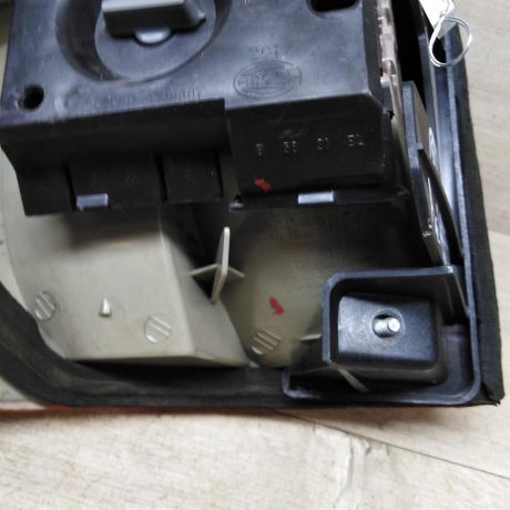 fonar-zadnii-pravyi-audi-100-c4-sedan-art-77484-big-6