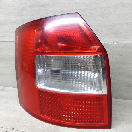 fonar-zadnii-levyi-audi-a4-b6-universal-art-77501-big-0