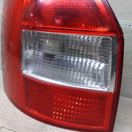 fonar-zadnii-levyi-audi-a4-b6-universal-art-77501-big-2