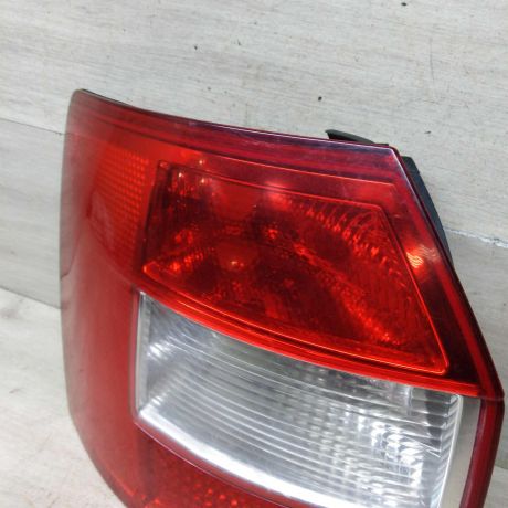 fonar-zadnii-levyi-audi-a4-b6-universal-art-77501-big-3