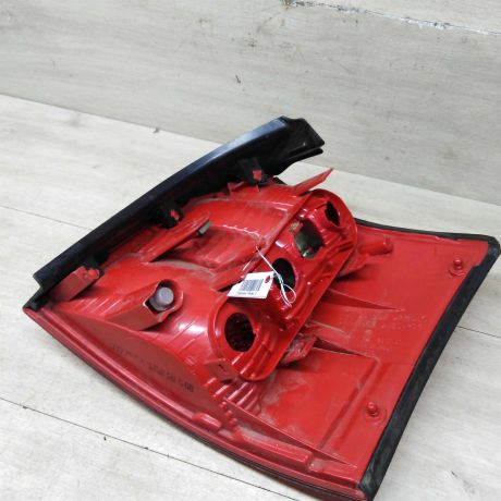 fonar-zadnii-levyi-audi-a4-b6-universal-art-77501-big-5