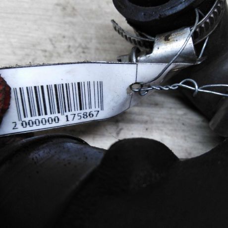 patrubok-vozduxovoda-audi-a6-c5-27-i-biturbo-apb-art-29513-big-1