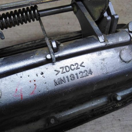 rucka-kryski-bagaznika-mitsubishi-lancer-9-universal-art-78401-big-4