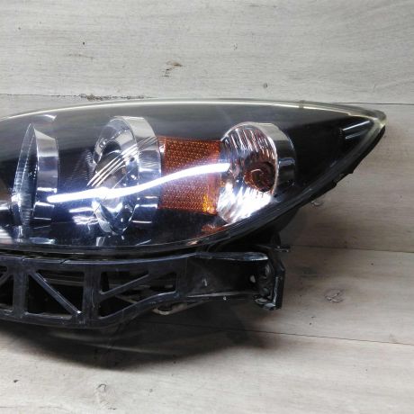 fara-peredniaia-levaia-mazda-3-bk-xetcbek-ksenon-bu-art-79103-big-8